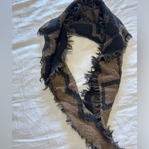 COPY - Wilfred Merino Wool Triangle Scarf - Picture 1 of 4